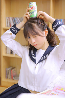 兰姨不敢发出一点声音怕吵醒风